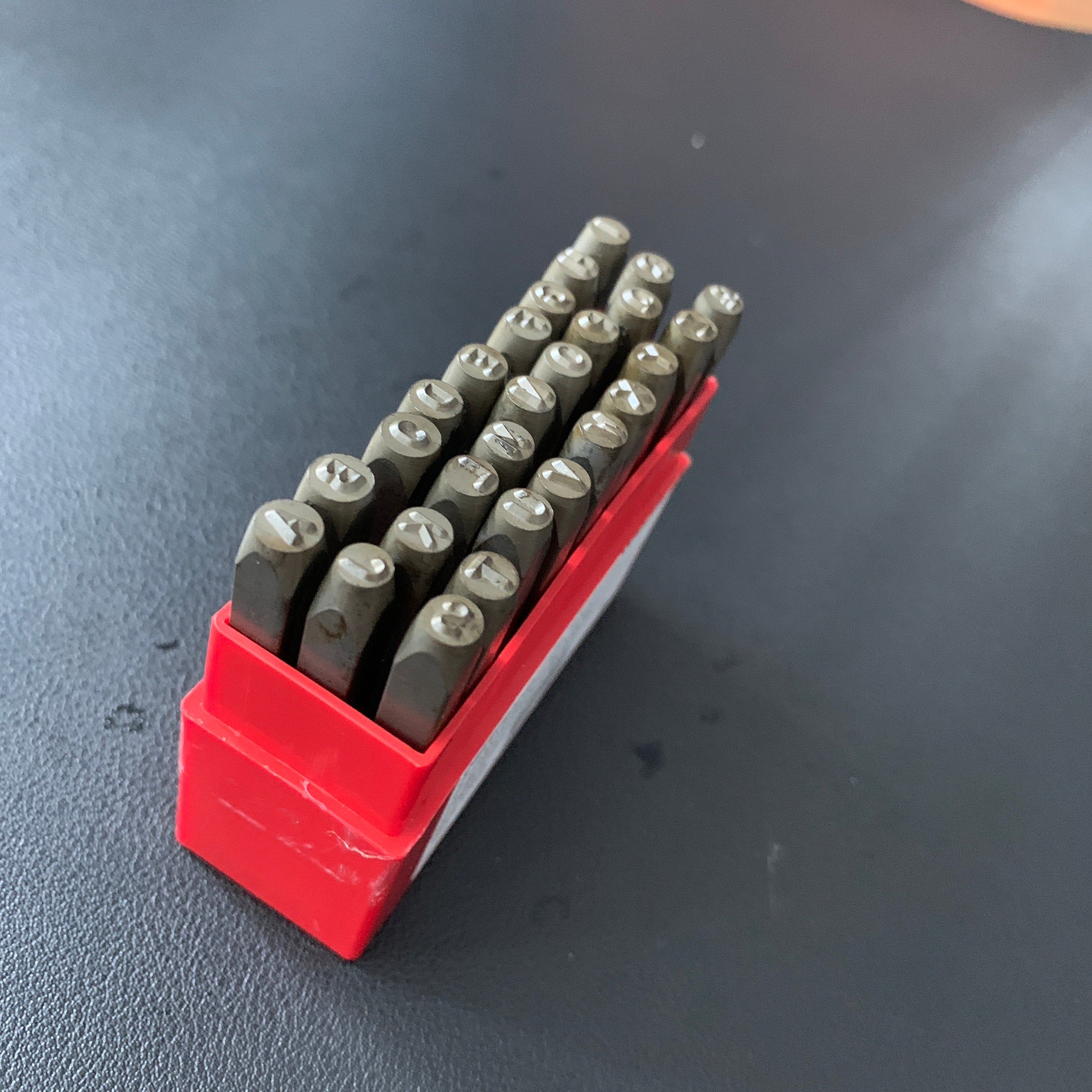 BỘ ĐÓNG CHỮ 27 CHI TIẾT HOLEX 085455 SIZE CHỮ 3MM