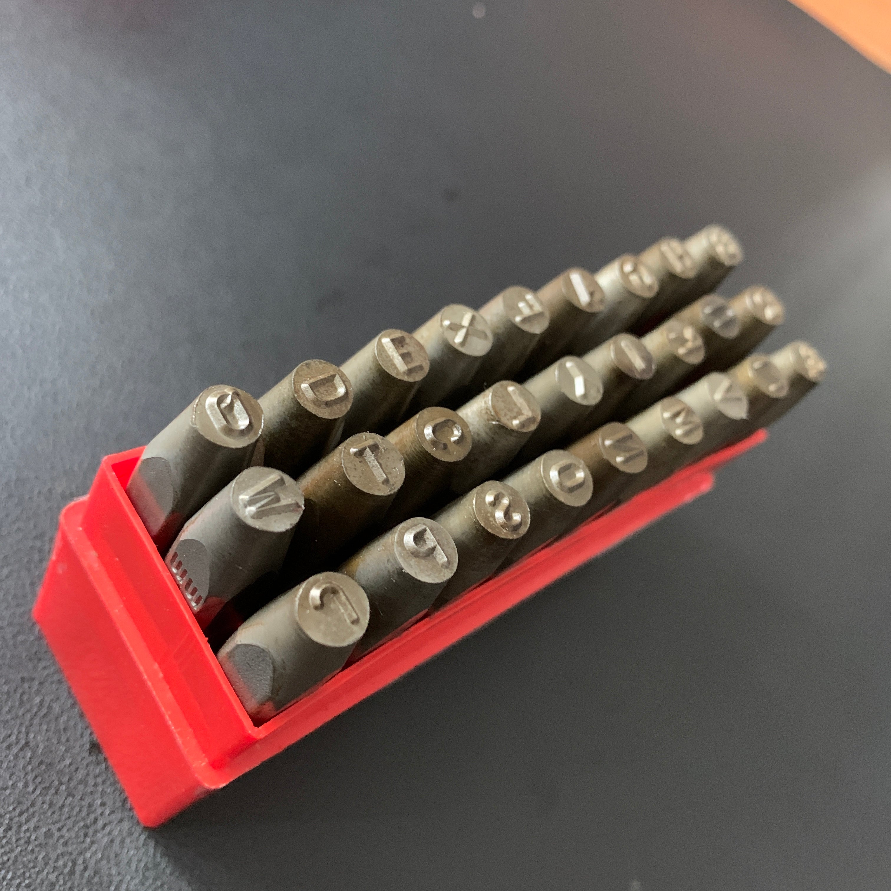 BỘ ĐÓNG CHỮ 27 CHI TIẾT HOLEX 085455 SIZE CHỮ 4MM