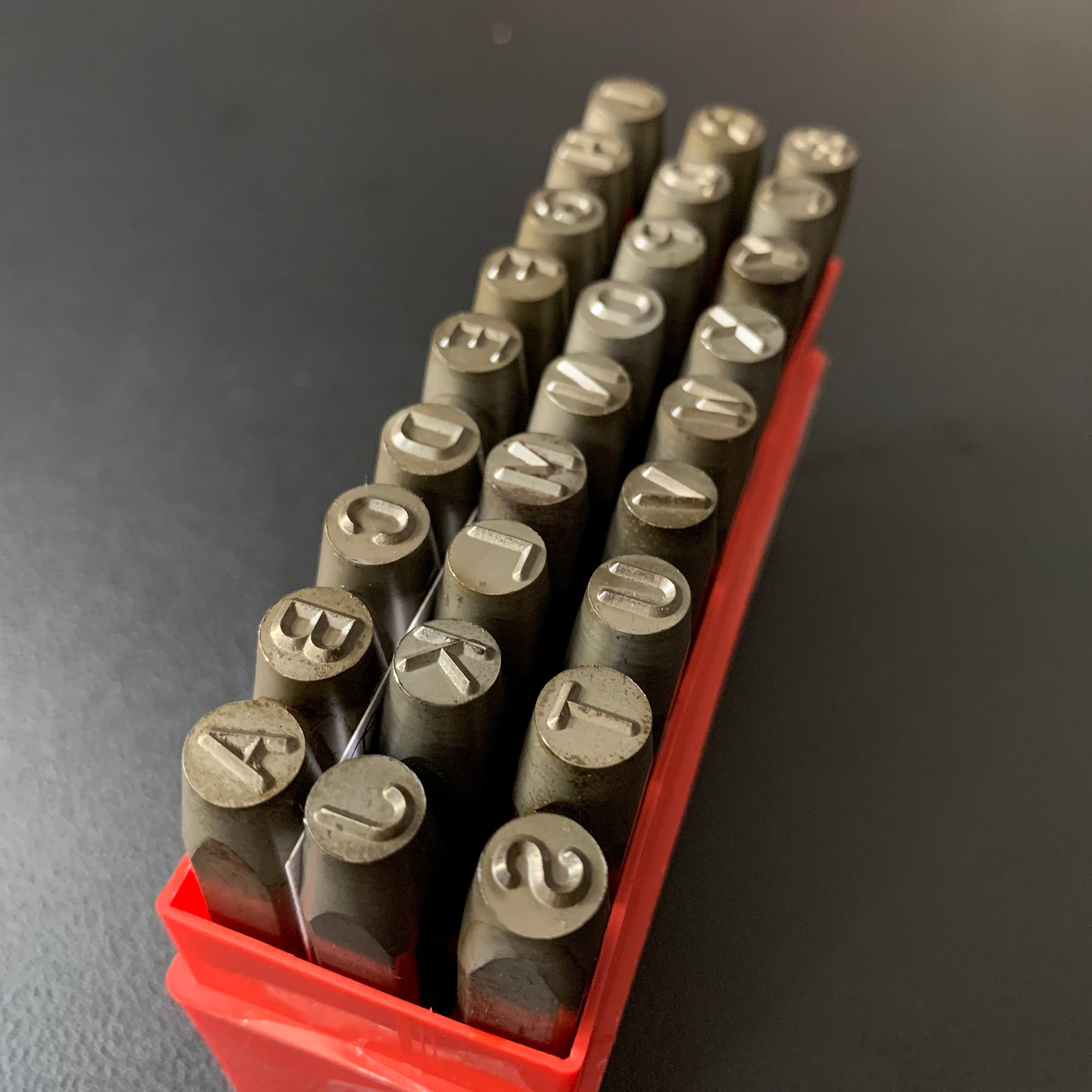 BỘ ĐÓNG CHỮ 27 CHI TIẾT HOLEX 085455 SIZE CHỮ 5MM
