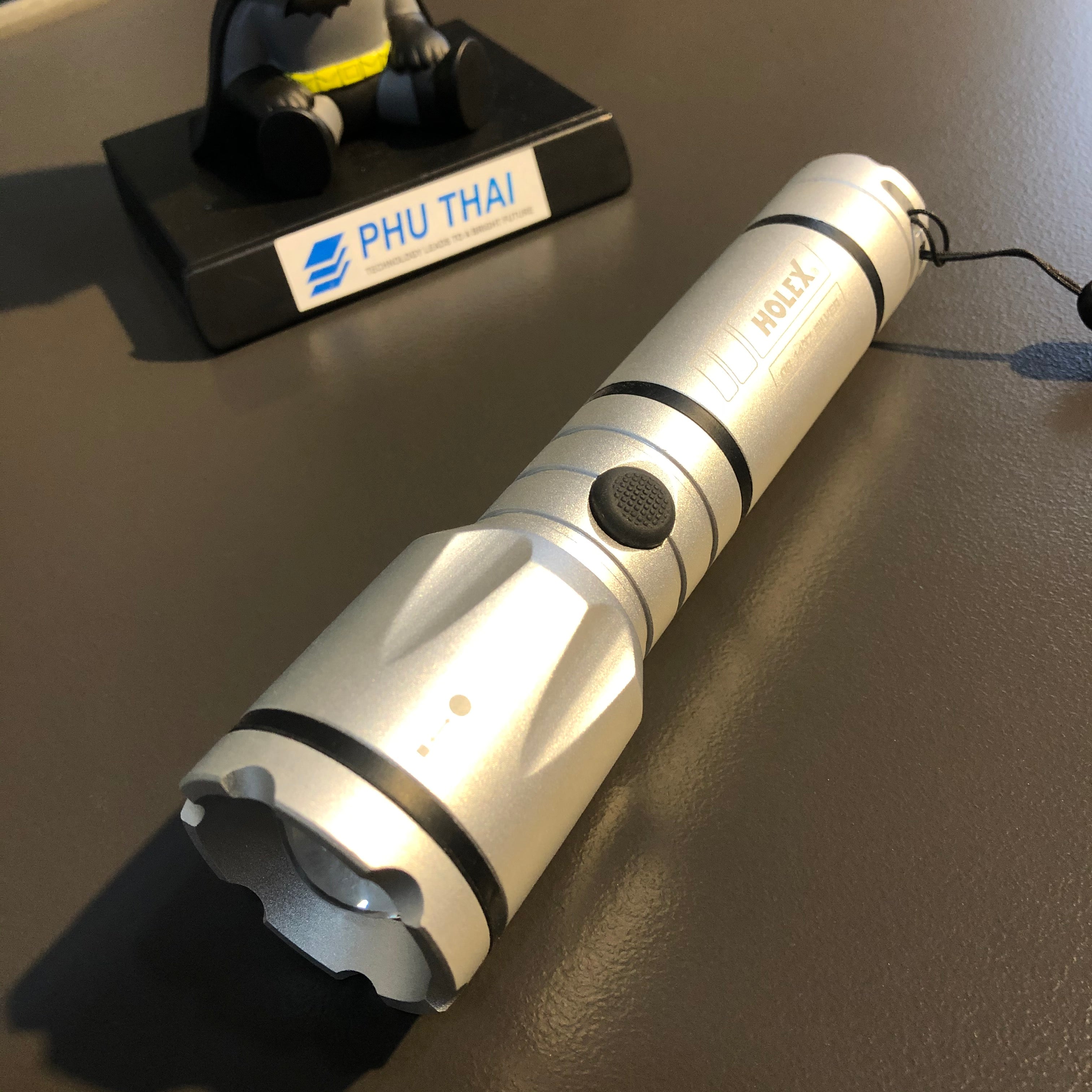 ĐÈN PIN CHIẾU SÁNG CÔNG NGHIỆP HOLEX 081437 SILVER