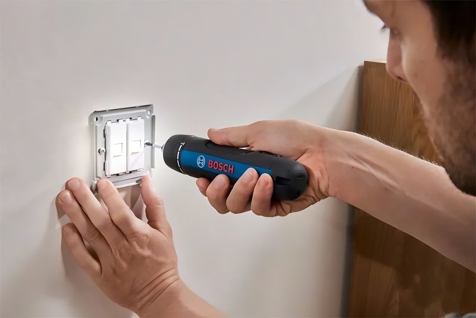 Máy bắt vít dùng pin 3.6V Bosch Go Gen 3 KIT
