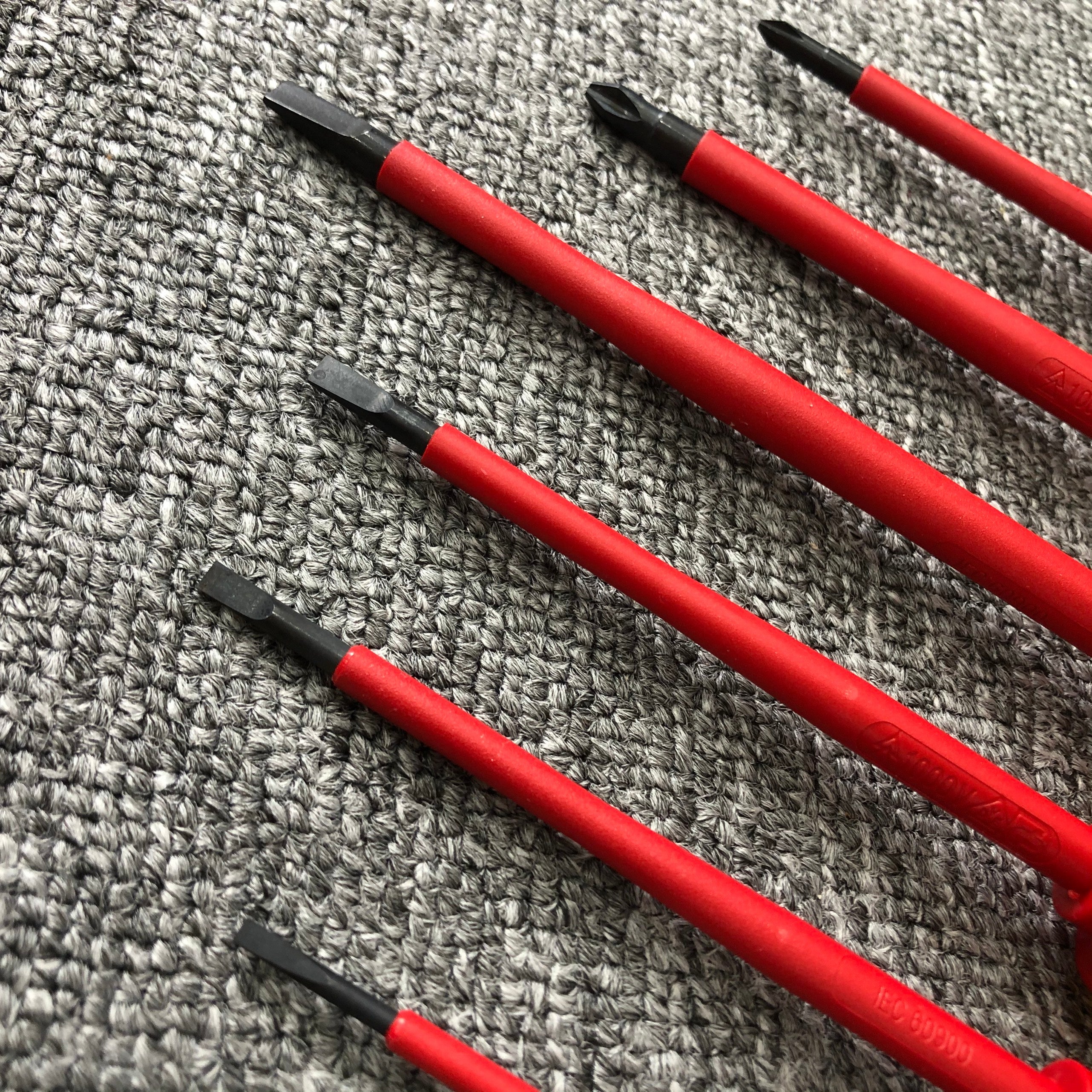 BỘ TUA VÍT HOLEX 6 CÂY CÁCH ĐIỆN 1000V, 4 ĐẦU DẸP VÀ 2 ĐẦU PHILLIPS