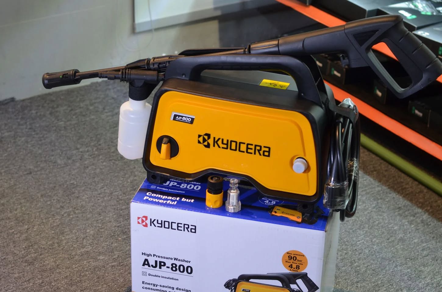 Máy Phun Rửa dùng điện Kyocera AJP-800  800W
