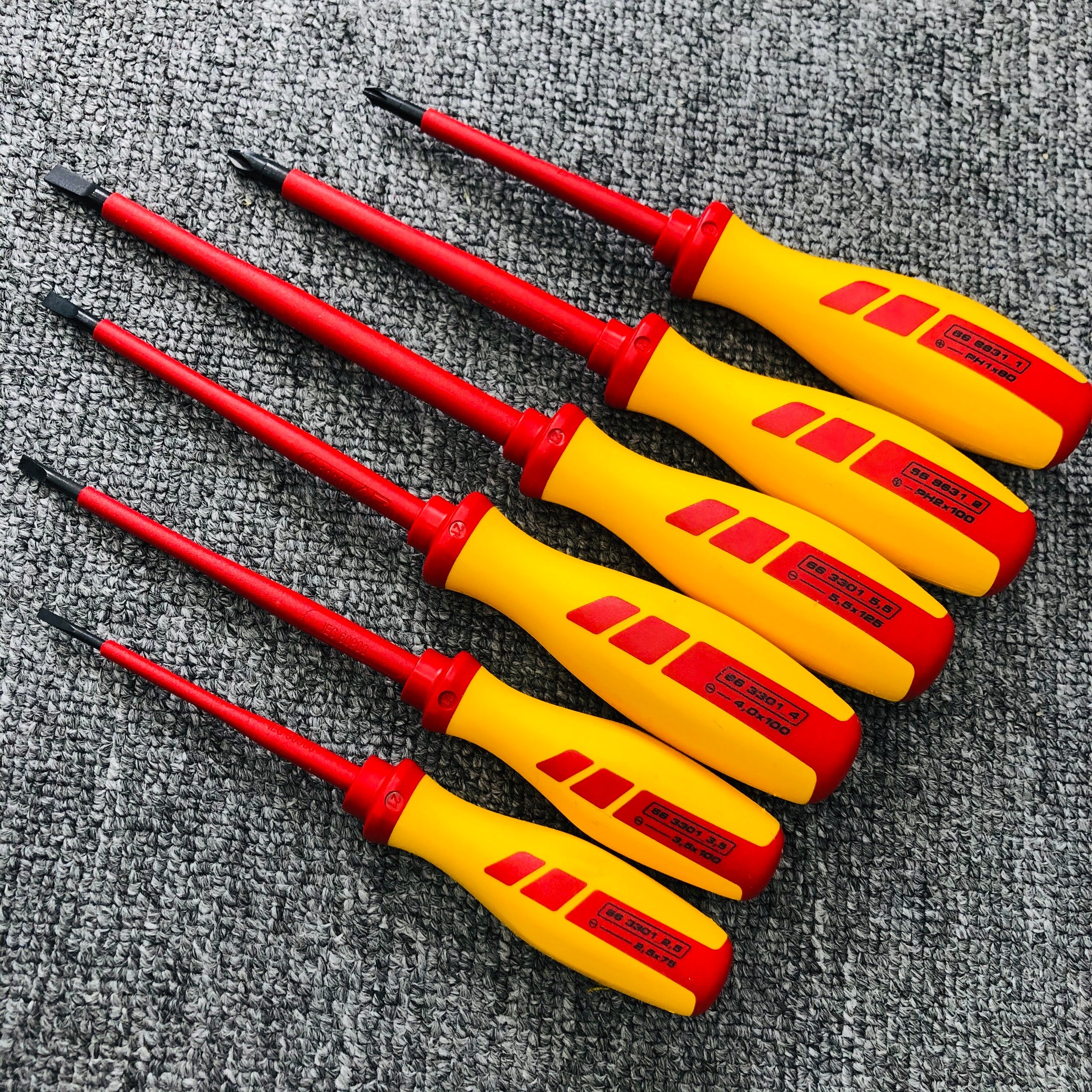 BỘ TUA VÍT HOLEX 6 CÂY CÁCH ĐIỆN 1000V, 4 ĐẦU DẸP VÀ 2 ĐẦU PHILLIPS
