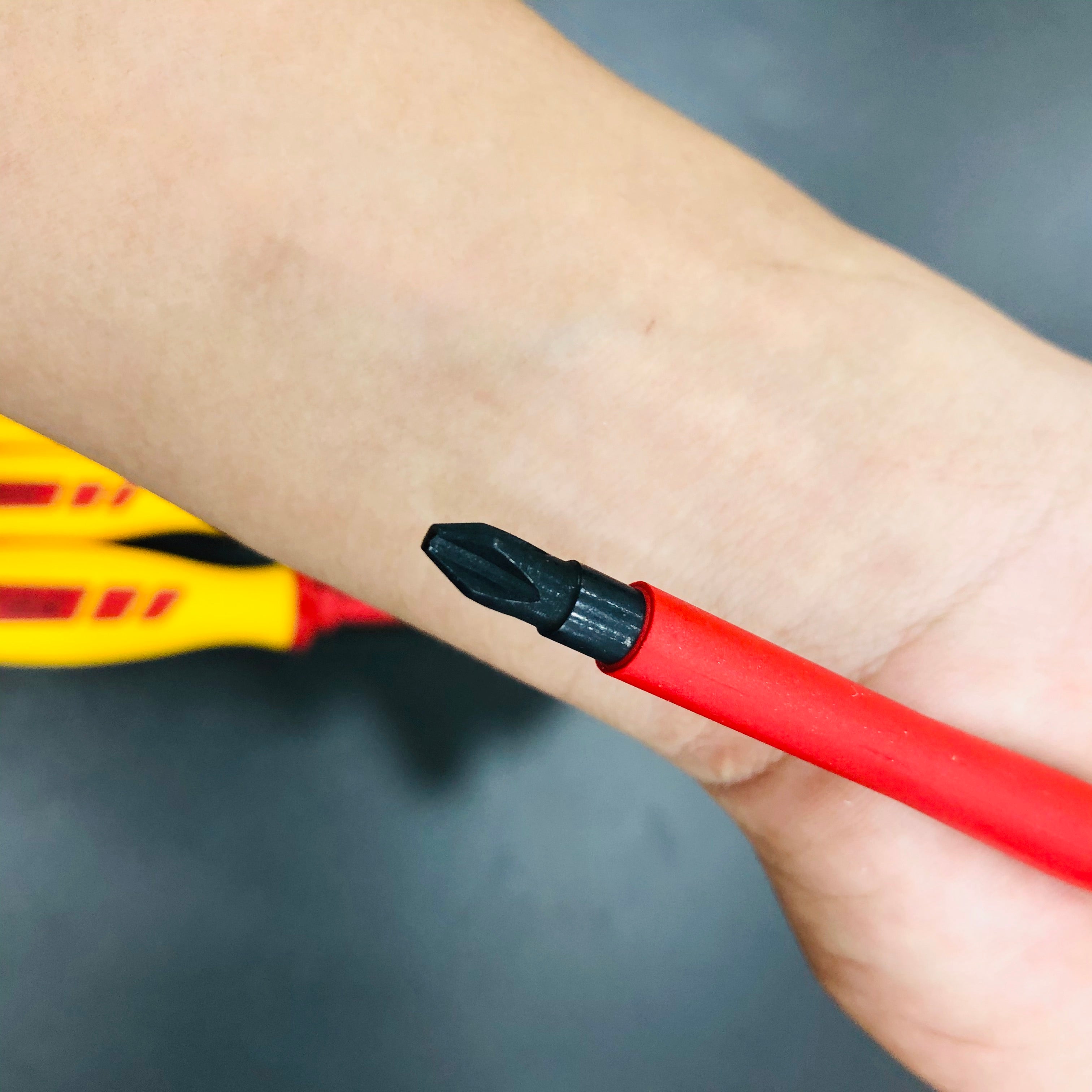 BỘ TUA VÍT HOLEX 6 CÂY CÁCH ĐIỆN 1000V, 4 ĐẦU DẸP VÀ 2 ĐẦU PHILLIPS
