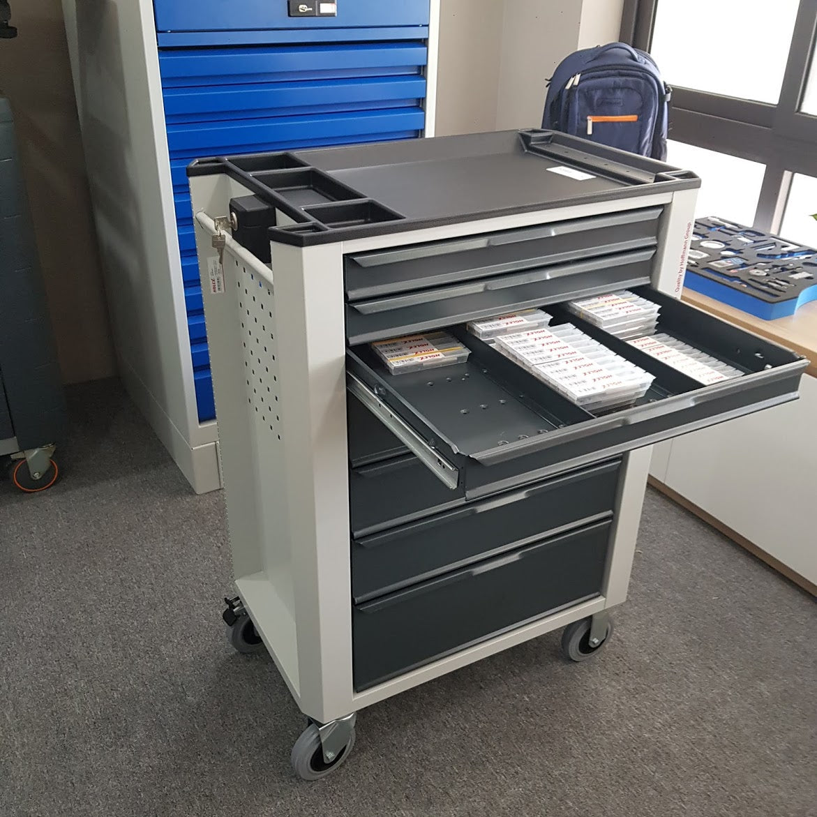 TỦ ĐỰNG DỤNG CỤ CÓ BÁNH XE 7 NGĂN KÉO HOLEX
