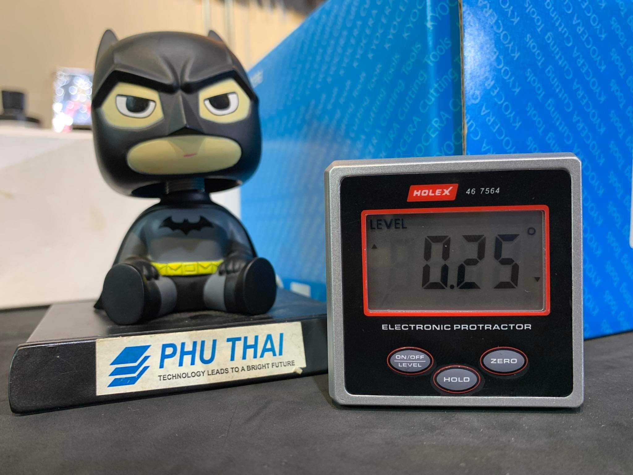 Thước đo góc điện tử Holex 3 bề mặt có nam châm